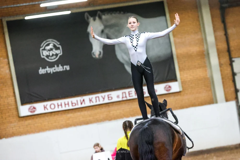 Вольтижировка - это гимнастика и акробатика в гармонии с лошадью